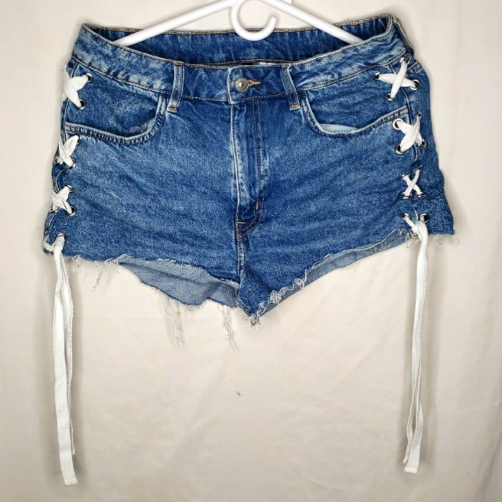 DIVIDED by H&M shorts 10